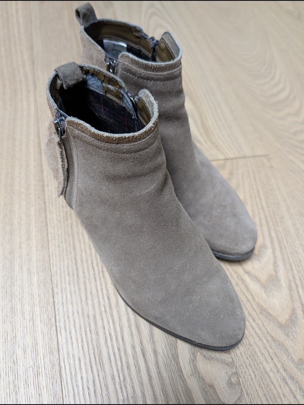 Blondo Waterproof Suede Ankle Booties Taupe Size 9 Side Zip Low Heel Boots